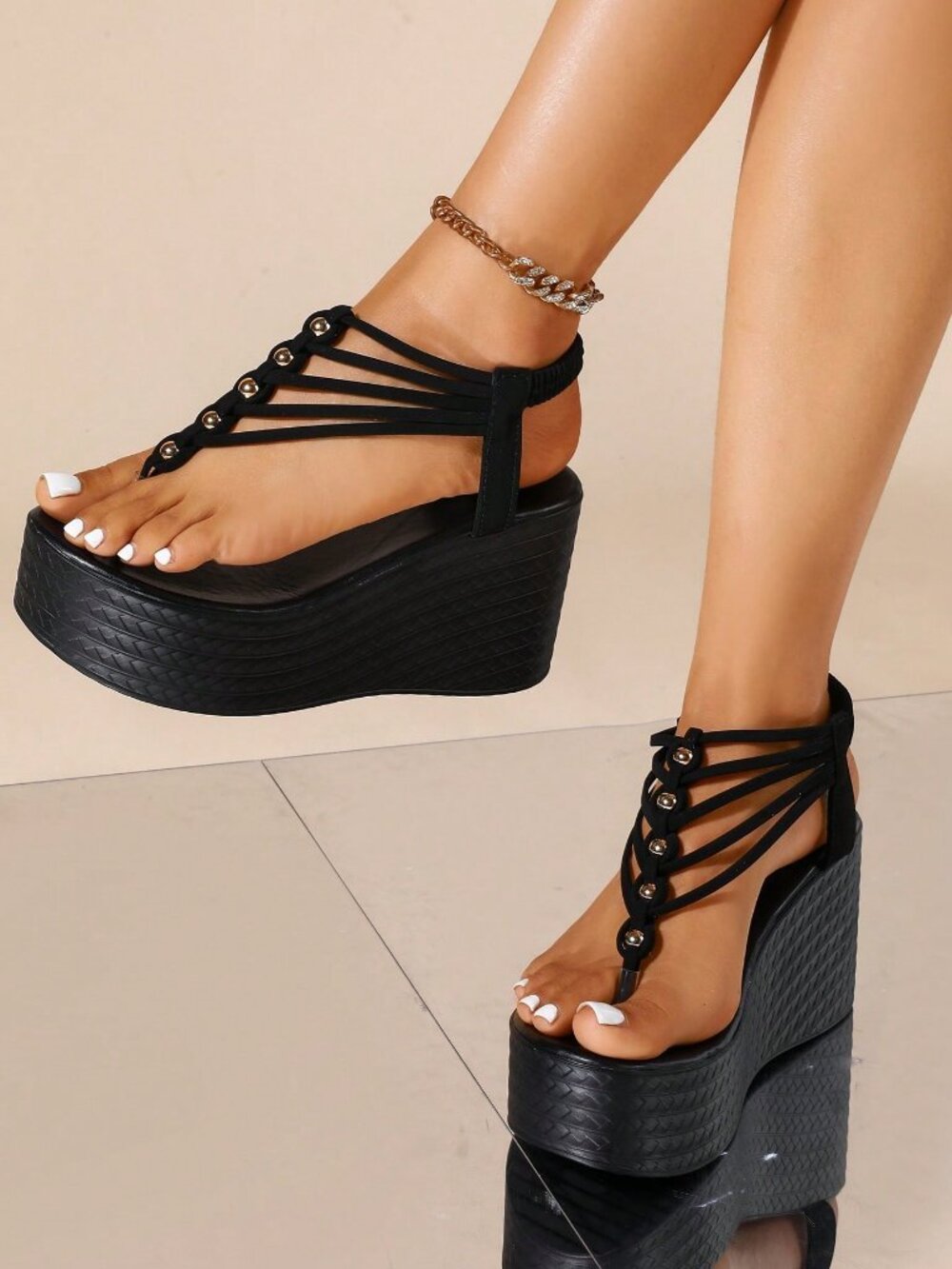 Black Chic Women's Wedge Heel Beaded detailed Thong Sandals - Picture 1 of 10